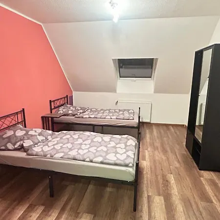 3-zimmerwohnung In アパート