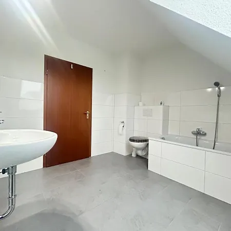 3-zimmerwohnung In アパート *
